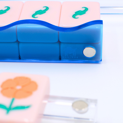 Wavy Acrylic Mahjong Racks | Magnetic Pushers: Pink
